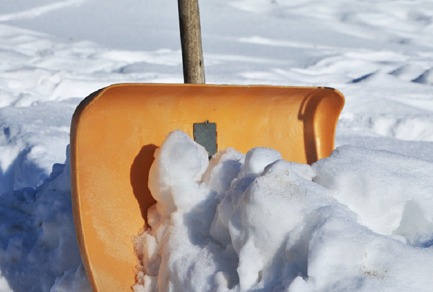 Внеплановый субботник по расчистке снега устроили для УК и ТСЖ в Краснодаре 