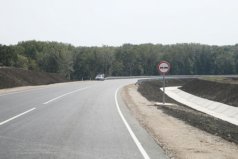 В Краснодарском крае за пять лет построено и отремонтировано более 2,5 тысяч км дорог местного значения