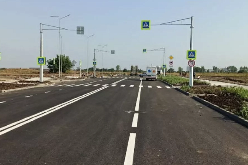 В Краснодаре достроили дорогу к самой большой школе в ЮФО по улице Конгрессной