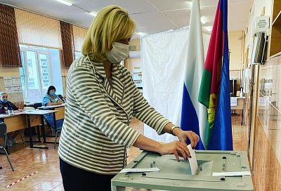 Вице-губернатор Краснодарского края Анна Минькова проголосовала на выборах в Госдуму