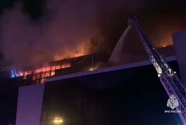 Площадь пожара в «Крокус Сити Холле» достигла 12,9 тыс. кв. метров