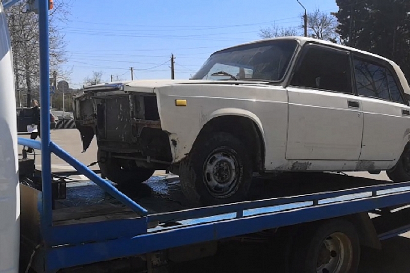 Двое приезжих в Краснодарском крае украли машину и сдали ее на металлолом