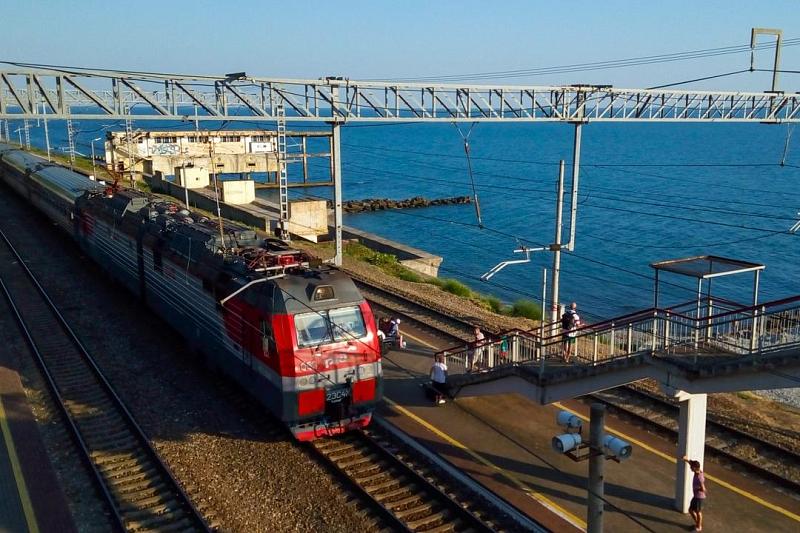 Железная дорога вдоль моря, стадион «Краснодар» и вино: что впечатляет туристов на Кубани