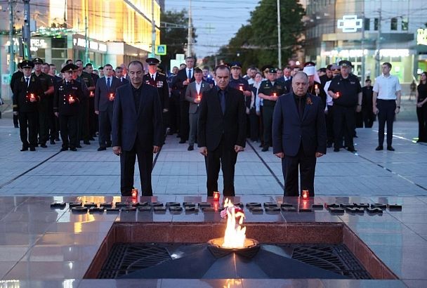 Вениамин Кондратьев почтил память погибших в Великой Отечественной войне