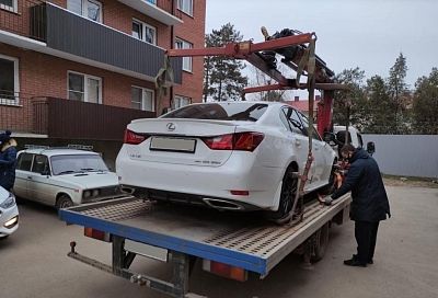 Водитель лишился Lexus за долг в 748 тыс. рублей 