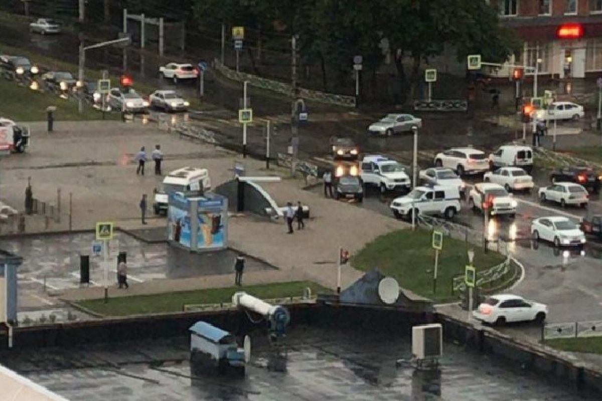 В Майкопе возбуждено новое уголовное дело после гибели женщины под упавшей остановкой