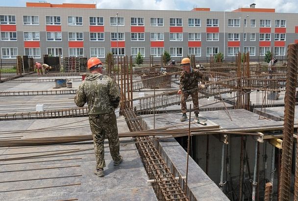 Зарплаты строителей в Краснодарском крае выросли на 75%  
