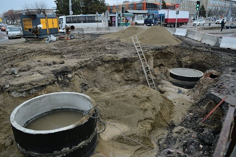 На участке строительства новой трамвайной линии в Краснодаре началась модернизация сети ливневой канализации