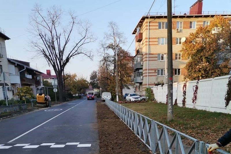 В Краснодаре на улице Юннатов обновили асфальтовое покрытие