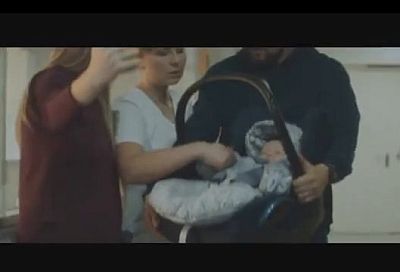 Новороссийские госавтоинспекторы экстренно доставили в больницу ребенка с гвоздем в ноге