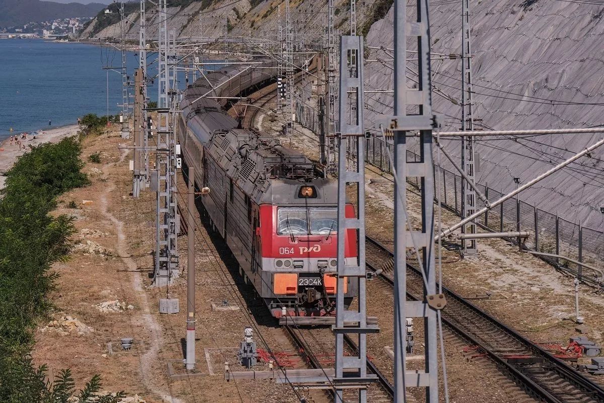Парик и чайный сервиз: какие вещи забывали пассажиры поездов южного направления в 2026 году