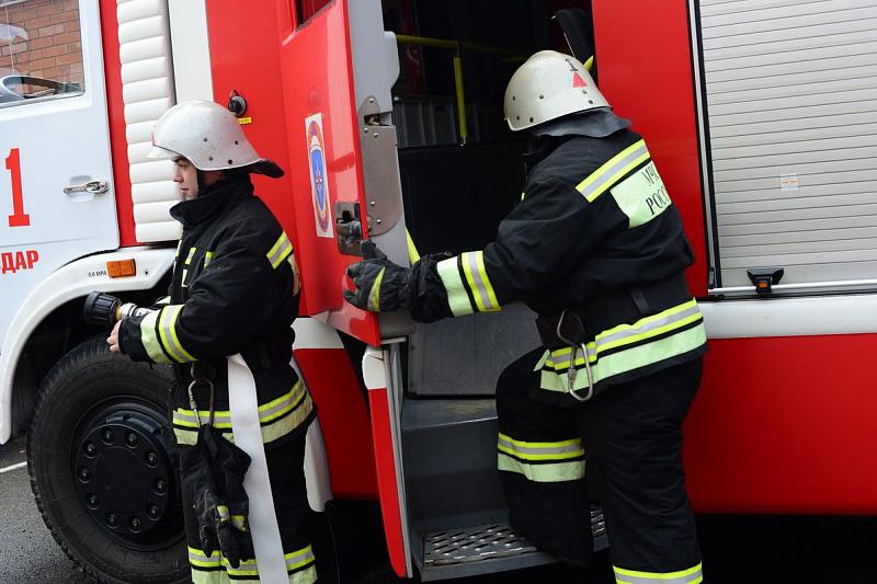 В Краснодаре из-за пожара в многоэтажке эвакуировали 20 человек