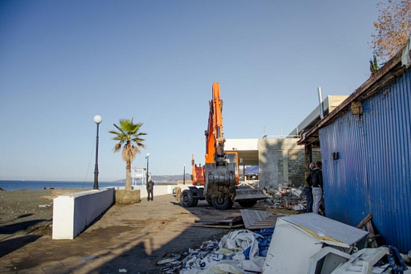 В Сочи продолжается реконструкция набережной пляжа Ривьера