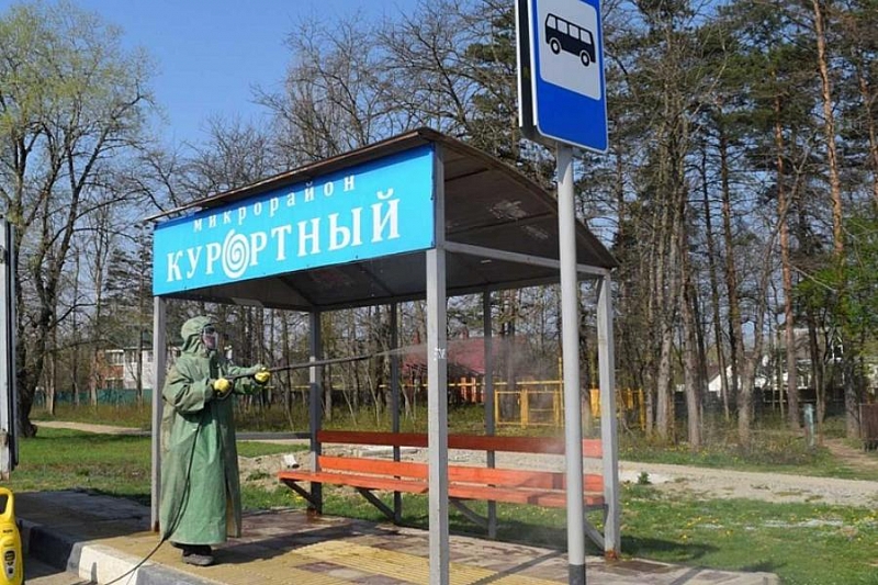Во всех городах и районах Краснодарского края проводится дезинфекция улиц и мест общего пользования