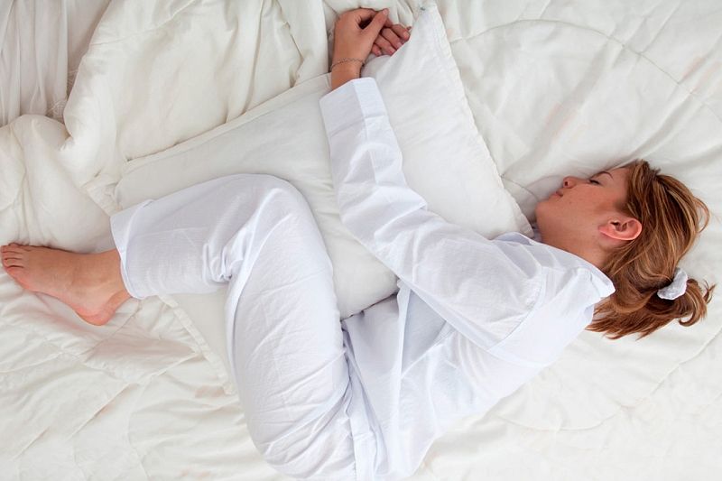 Как правильно спать: 5 причин в пользу сна с этой ортопедической подушкой для ног, о которых вы не знали