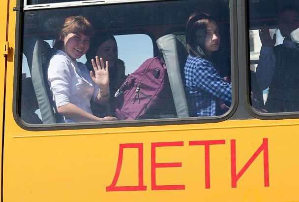 Детские и школьные автобусы освободят от оплаты проезда по платным дорогам