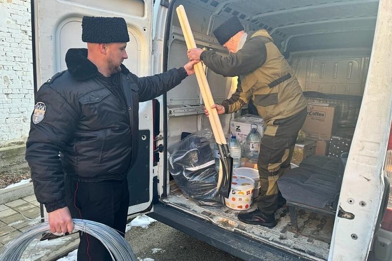 С середины января кубанские казаки отправили более 100 тонн гуманитарной помощи