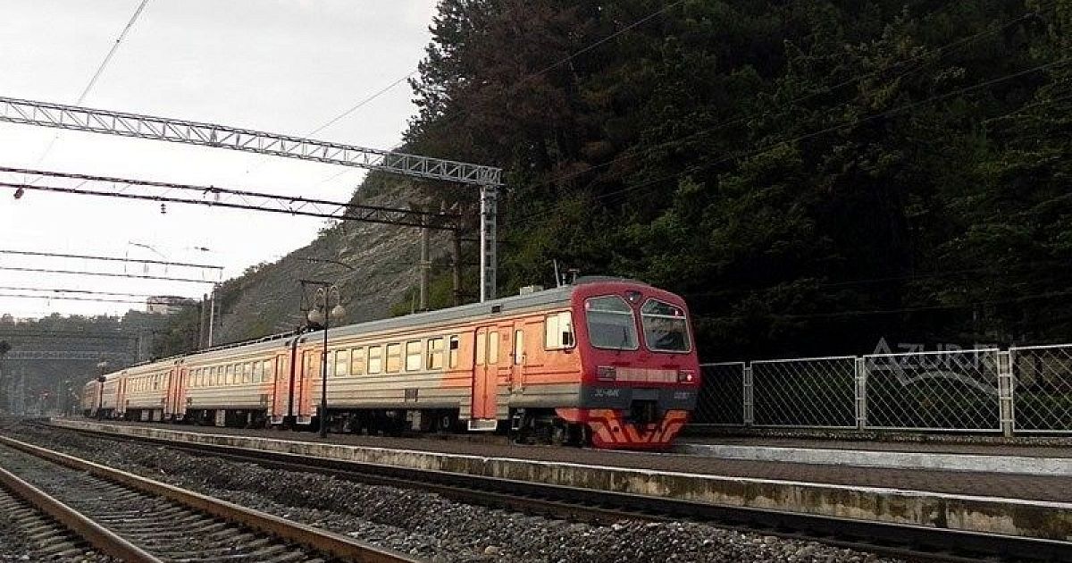 Поезд до майкопа. Электропоезд Адлер Туапсе Кубань. Электричка горячий ключ Туапсе. Электричка Кубань Туапсе Сочи. Электричка Туапсе.