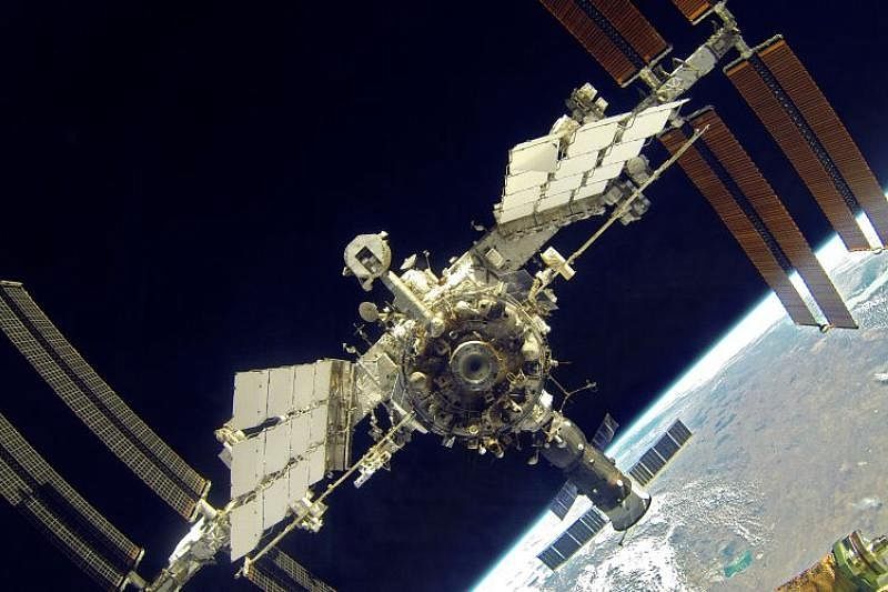 Фото с борта МКС: космонавт опубликовал снимок ночного Адлера