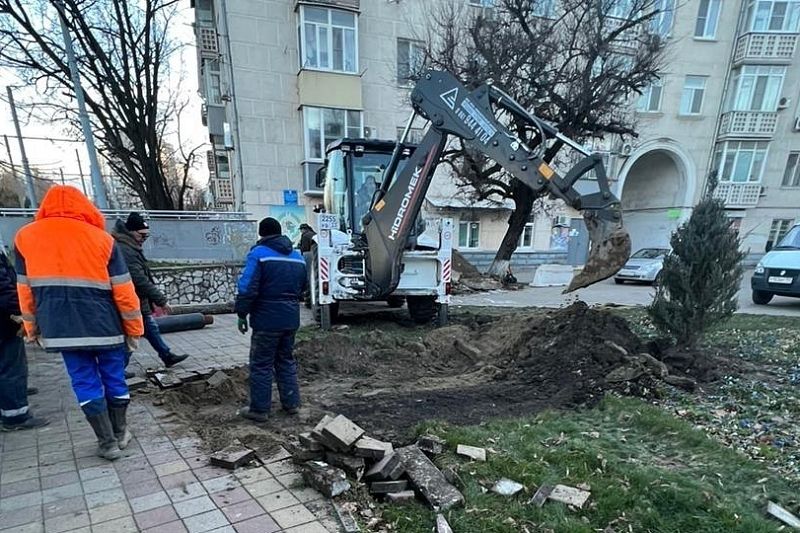 В центре Краснодара из-за аварии на теплосетях закрыт подземный переход