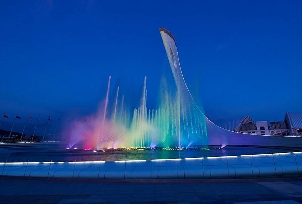Поет, светит, играет: как устроен Олимпийский фонтан в Сочи