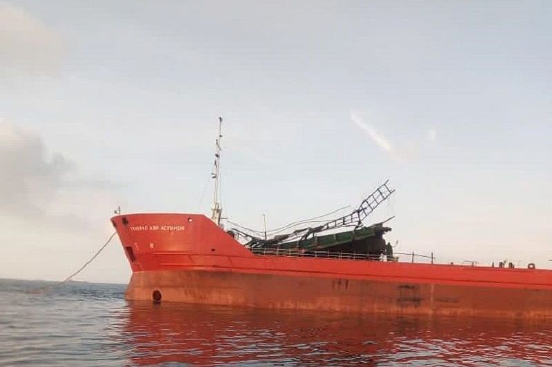 Опубликованы фото танкера после взрыва в Азовском море