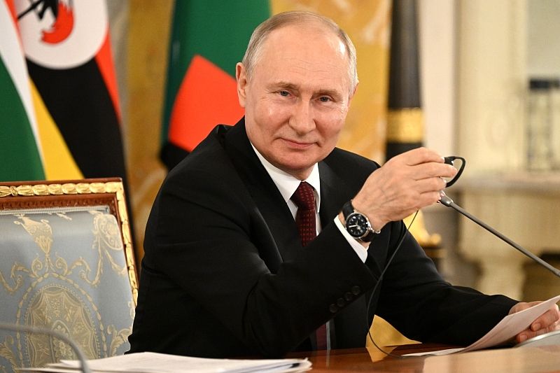 Путин объявил о повышении МРОТ в России в 2024 году