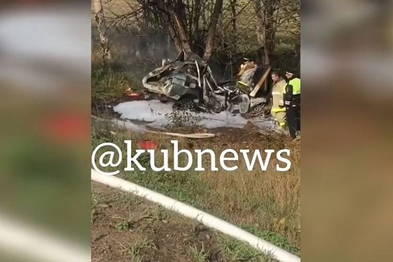 ВАЗ-2111 врезался в дерево и загорелся. Водитель погиб