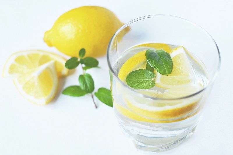 Как избавиться от головной боли с помощью лимона