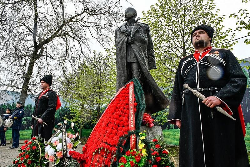 В Краснодаре около 5 тысяч человек почтили память генерала Корнилова