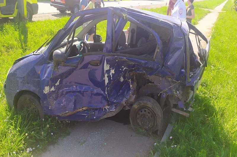В Краснодарском крае в ДТП на «встречке» пострадали водитель и пассажирка иномарки