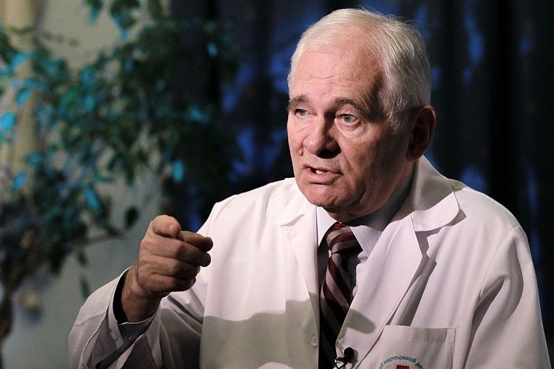 Доктор Рошаль назвал пандемию коронавируса «репетицией биологической войны»