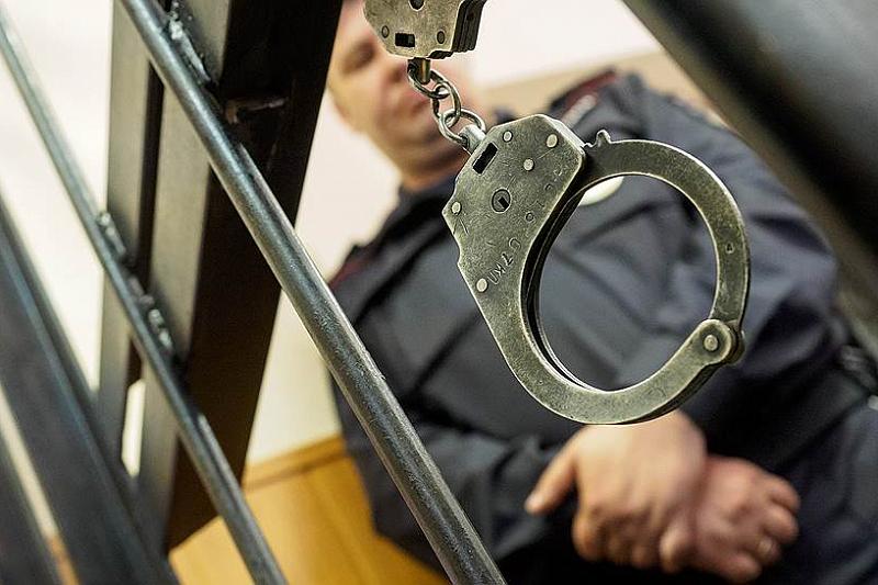 В Сочи арестован подросток, ударивший в грудь ножом 15-летнюю девочку