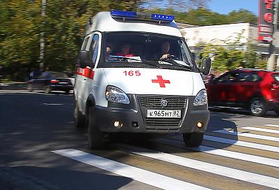 Юноша, выпавший из окна после смерти любимой девушки в колледже Керчи, направлен на лечение в Краснодар  
