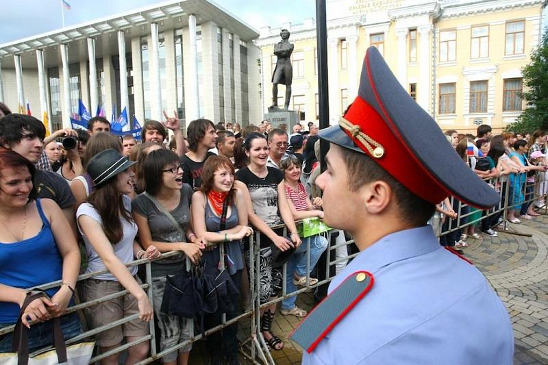 В День России в Краснодарском крае на охрану порядка выйдут около 2 тысяч полицейских