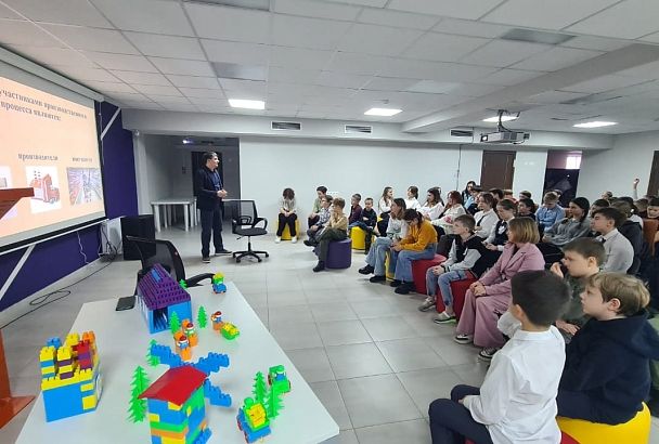 В Новороссийске детский технопарк и промышленное предприятие заключили соглашение о сотрудничестве