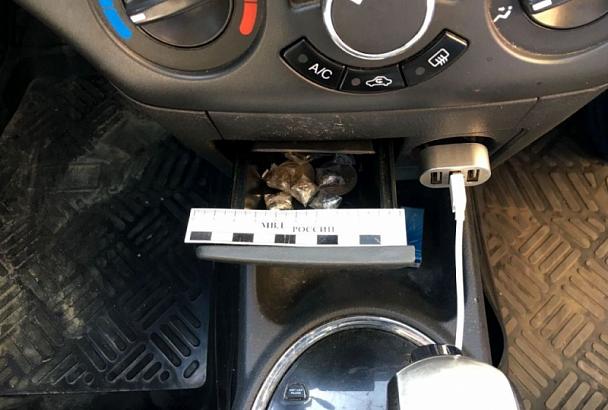 Житель Туапсинского района прятал наркотики в автомобильной пепельнице