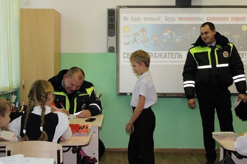 В Краснодарском крае школьники получают «пятерки» за использование световозвращателей