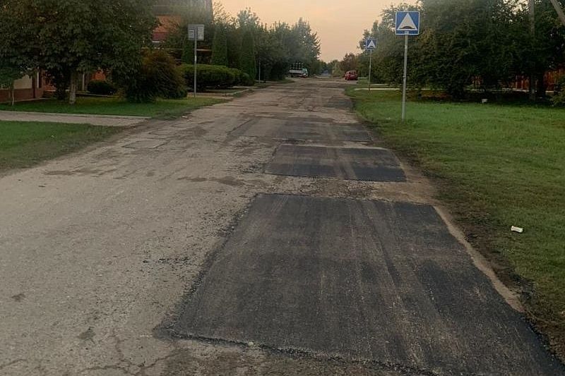 За две недели сделали ямочный ремонт на 10 участках дорог в Краснодаре 