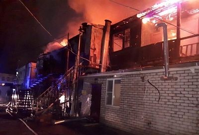 Пострадавшие от пожара дома в центре Краснодара подключили к инженерным коммуникациям