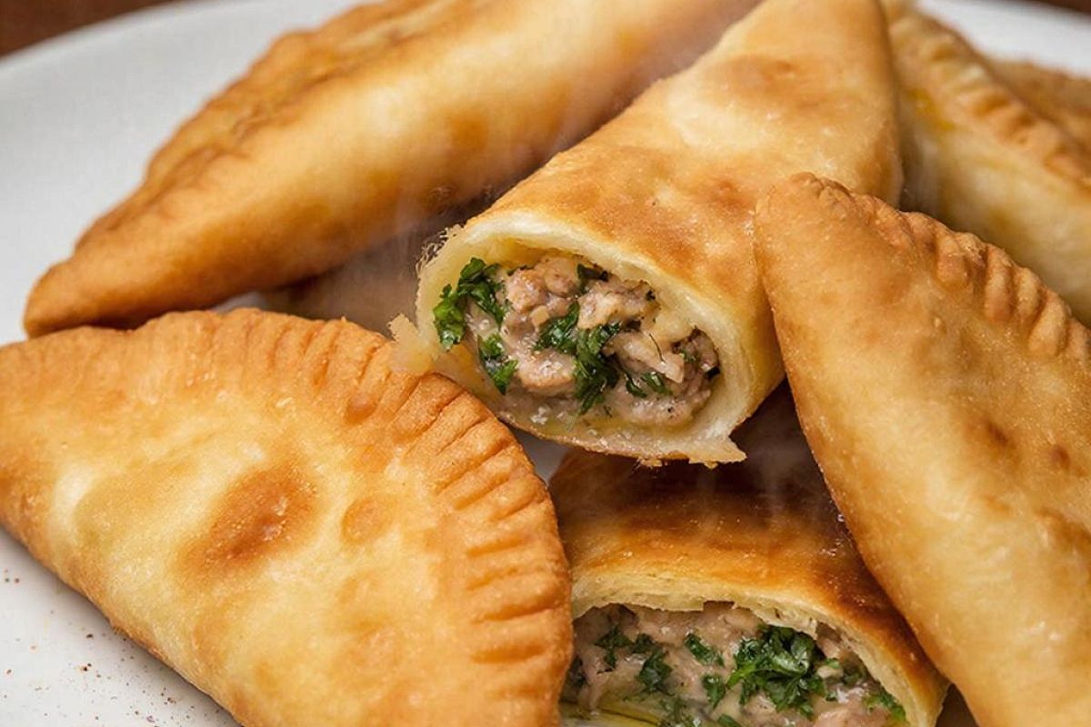 15 мл водки и вашим чебурекам обеспечена хрустящая корочка, как в лучших кафе Крыма