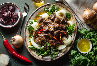 Говядина по-грузински на топлёном масле: тушится в собственном соку и получается очень сочной