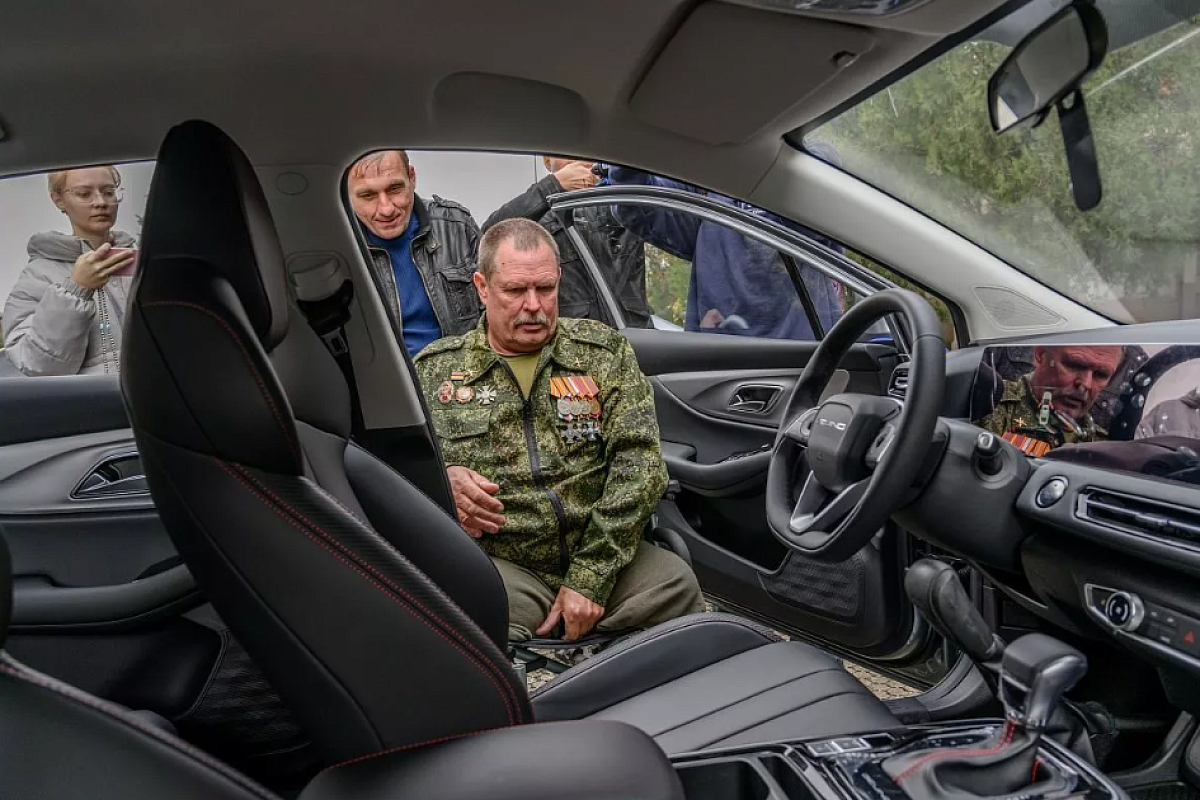 С начала года в Краснодарском крае 23 участника СВО получили автомобили