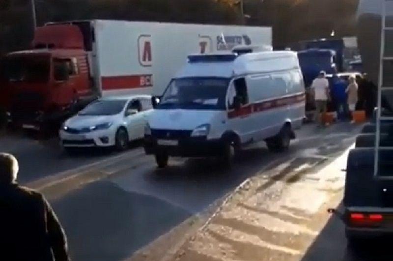 В Краснодарском крае в ДТП с фурой «Магнита» пострадали три женщины