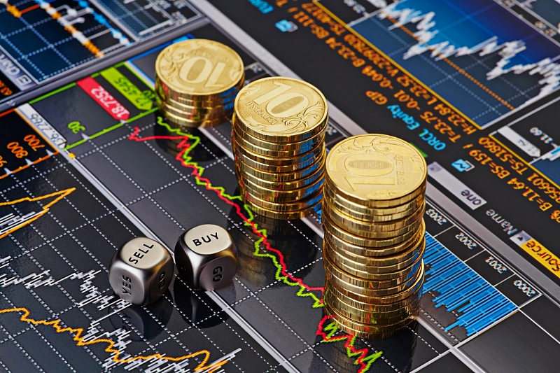 ВТБ первым на рынке запустил котирование биржевого фонда в трех валютах