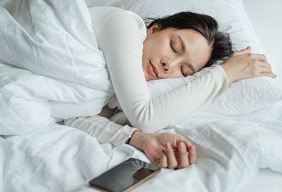 Ученые рассказали о влиянии смартфонов на качество сна