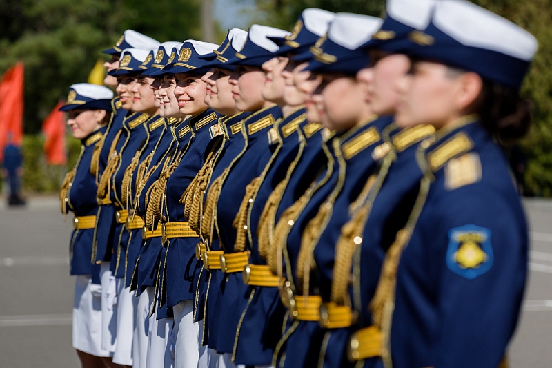 Курсантки Краснодарского училища летчиков приступили к летной практике