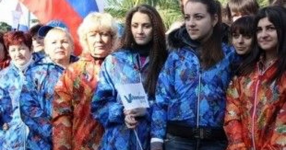 Волонтер сочи 2014. Волонтеры на Олимпийских играх в Сочи 2014. Волонтеры Сочи. Волонтеры на Олимпиаде в Сочи 2014. Сочинские волонтеры.