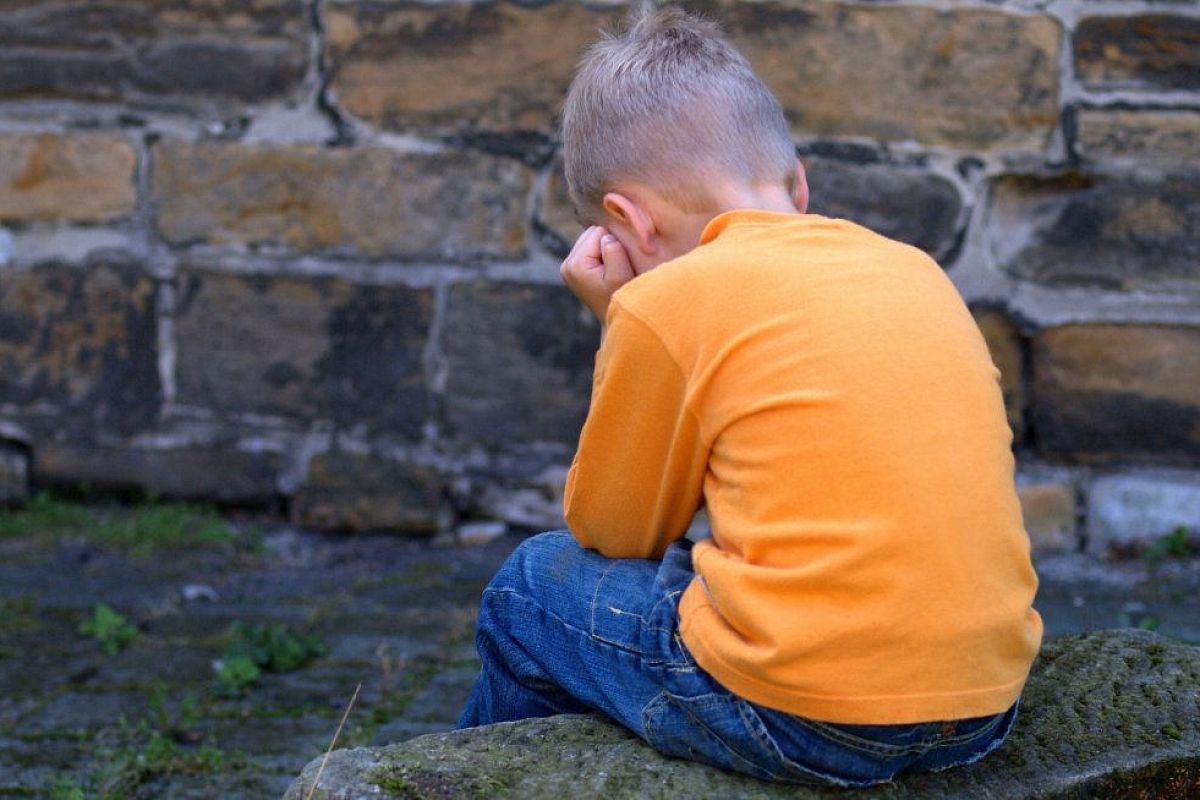 Прокуратура потребовала отправить мать, избивающую ребенка-инвалида, на принудительное лечение