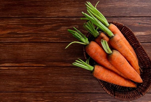 Не знаете чем удивить гостей, приготовьте салат «Мандарин» из курицы с морковью